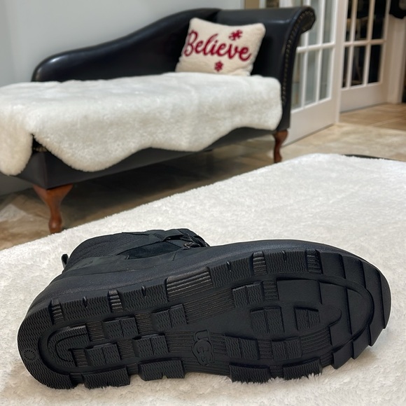 UGG Men's The UGG Lug Chukka - Picture 10 of 11